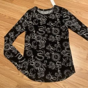 No boundaries long sleeve top